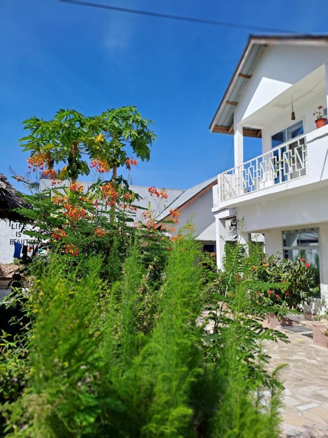 Karibu House Bed and Breakfast Paje Exteriör bild